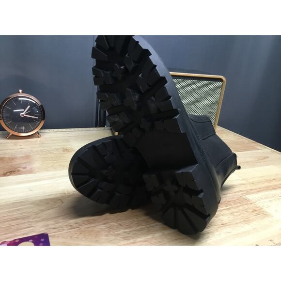 Nine West Women's 5M Black Leather Pull On Mid-Calf Round Toe Chelsea Boots - Picture 4 of 5